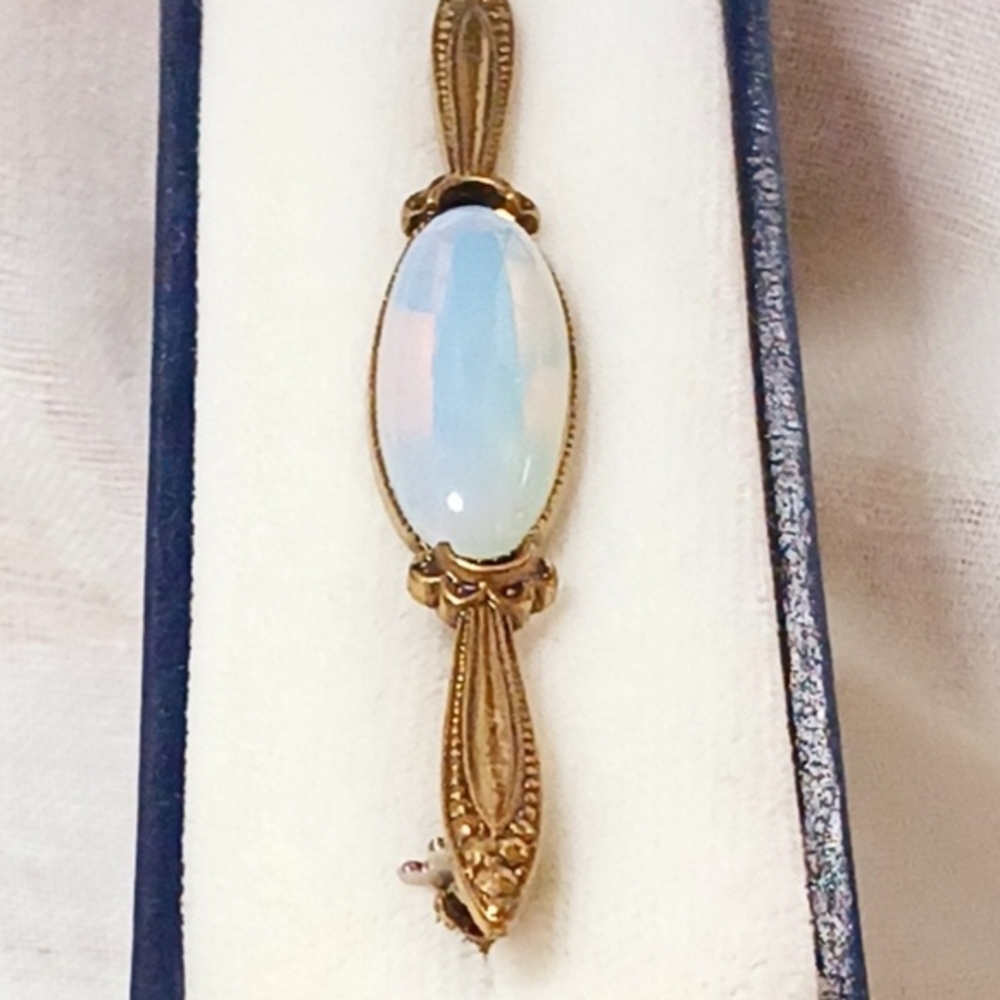 Elegant Goldfilled Victorian Moonstone Pin